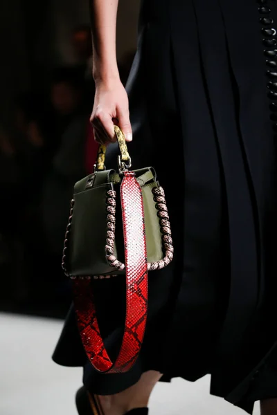 Look 64